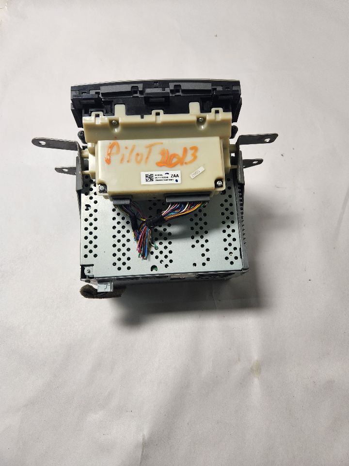2013 HONDA PILOT Radio Audio - 408230 — photo 6