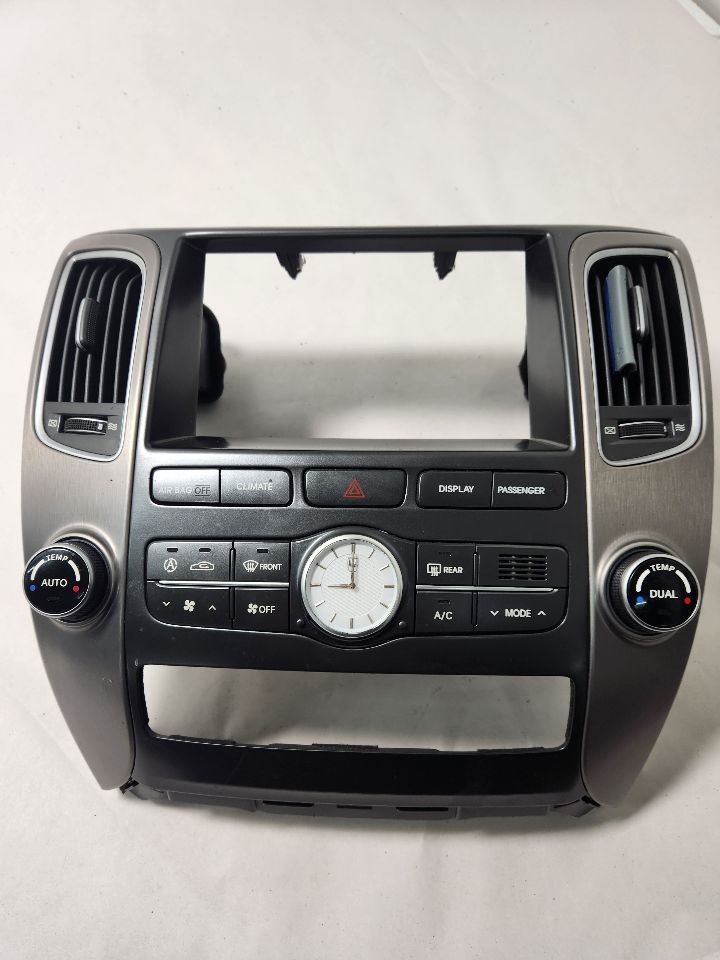 2011 HYUNDAI EQUUS 8cyl Gasoline 4.6 TEMP CONTROL - 409081