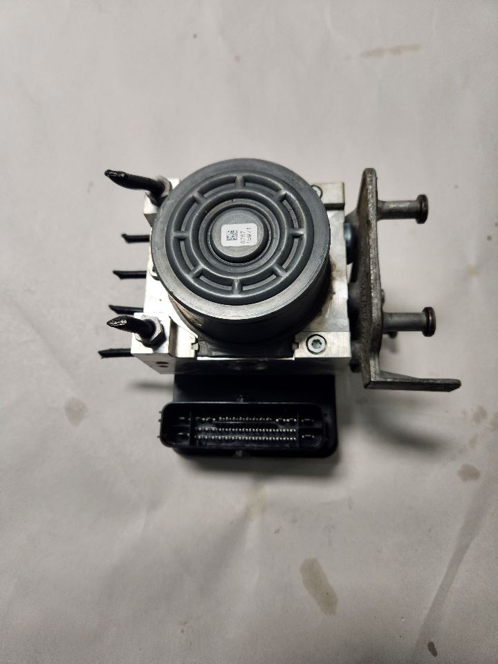 2018 MERCEDES-BENZ C-CLASS 2.0L 4cyl Turbo Gasoline Anti-lock Brake Pts - 409370