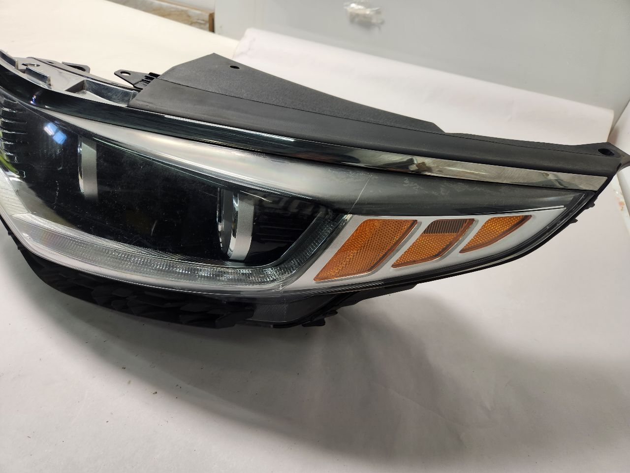 2017 KIA OPTIMA 4cyl Gasoline 2.4 Left HEADLAMP ASSEMBLY - 409709 — photo 2