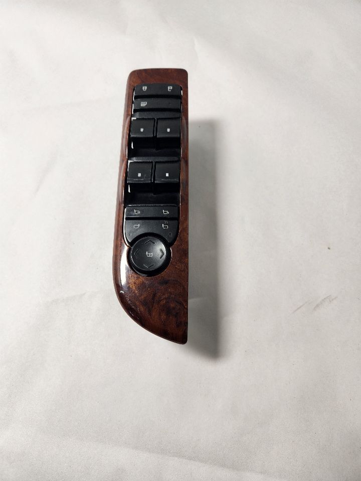 2010 CHEVROLET TAHOE 8cyl hybrid 6.0 liter Left Front Door Switch - 409814