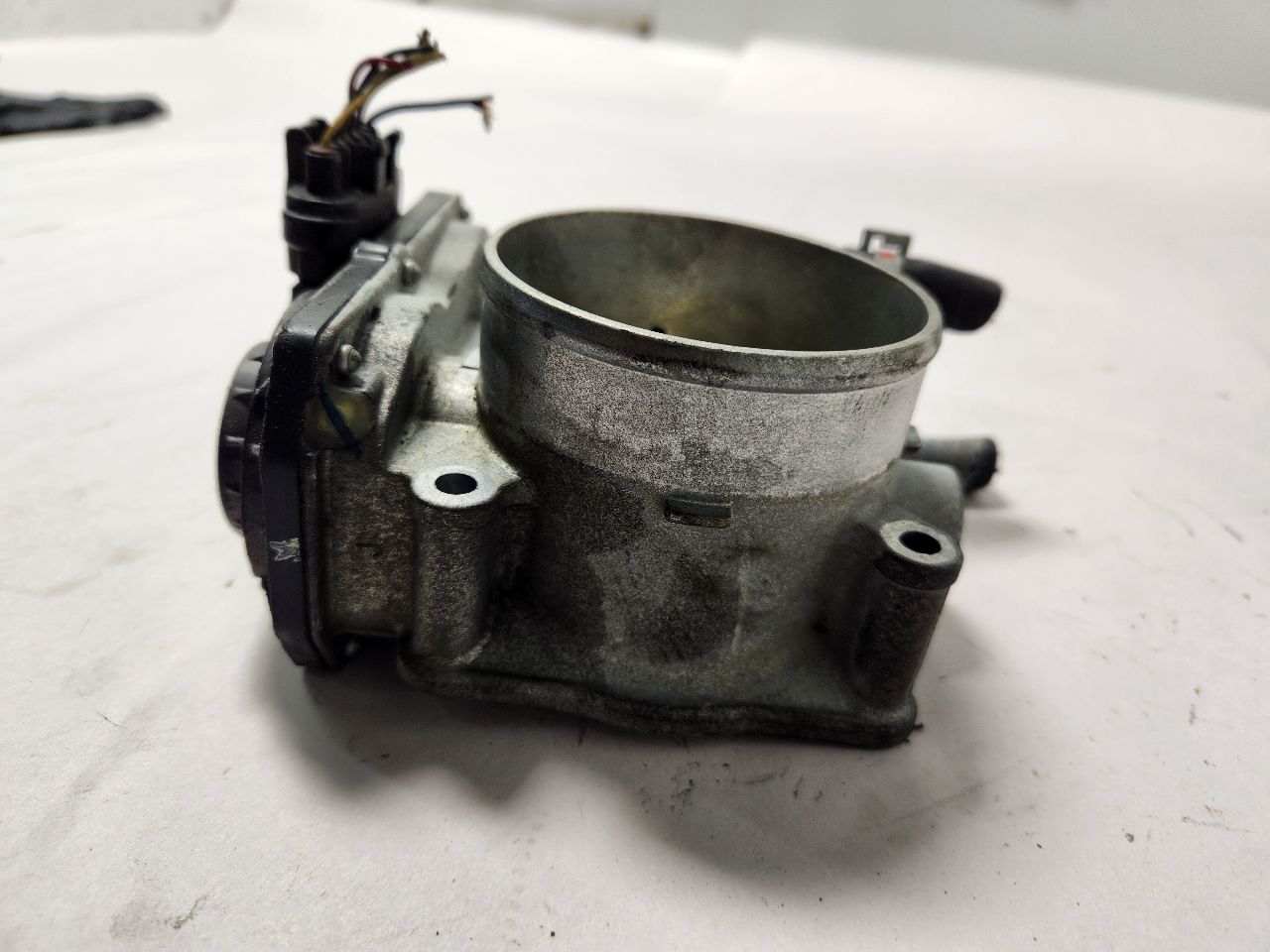 2017 LEXUS ES350 THROTTLE BODY ASSY - 409838 — photo 3