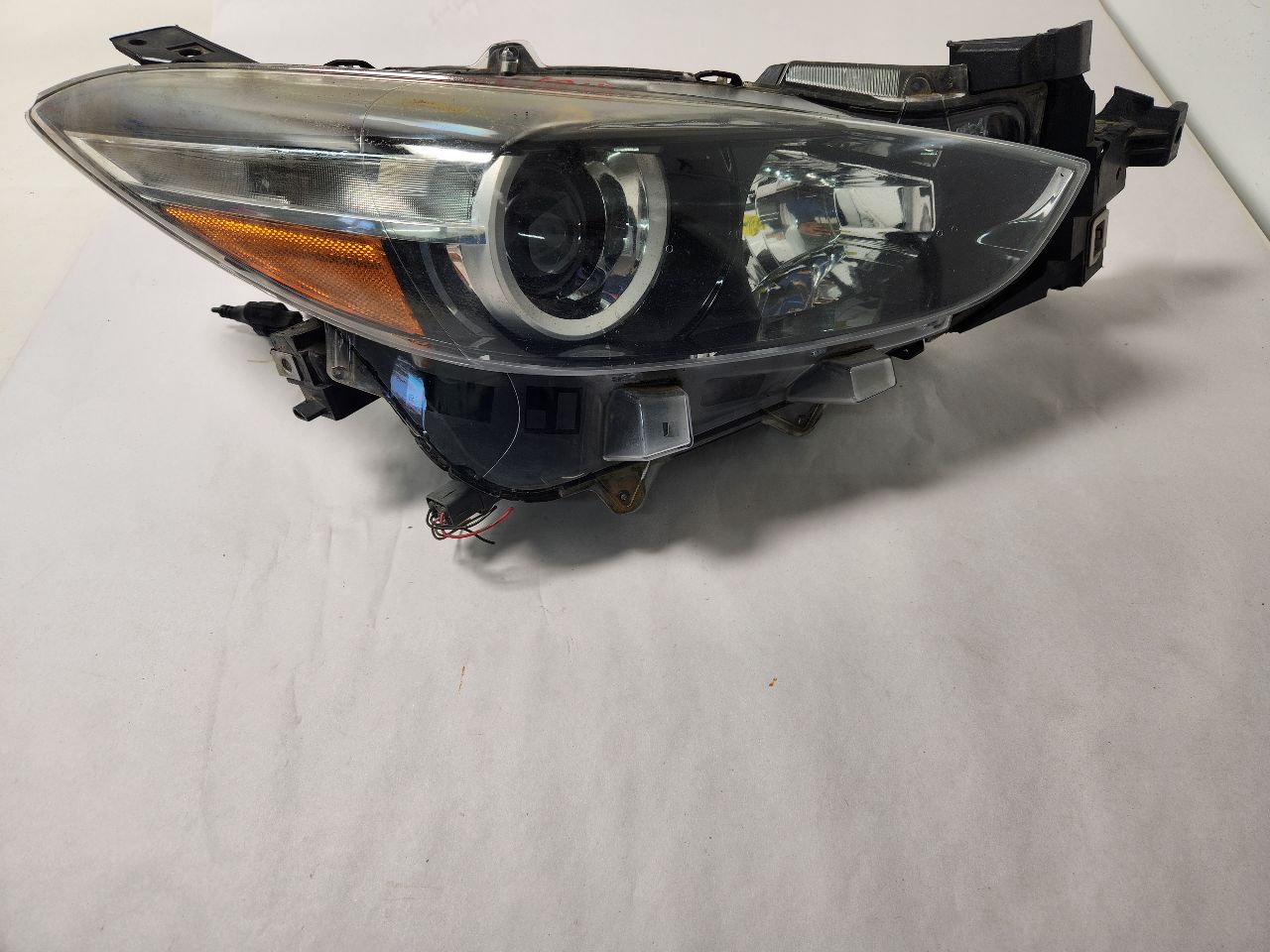 2017 MAZDA 3 2.0L 4cyl Gasoline Right HEADLAMP ASSEMBLY - 410020