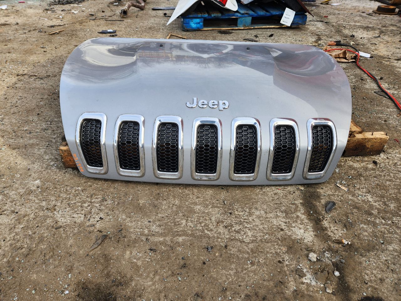 2014 JEEP CHEROKEE HOOD - 410111 — photo 4