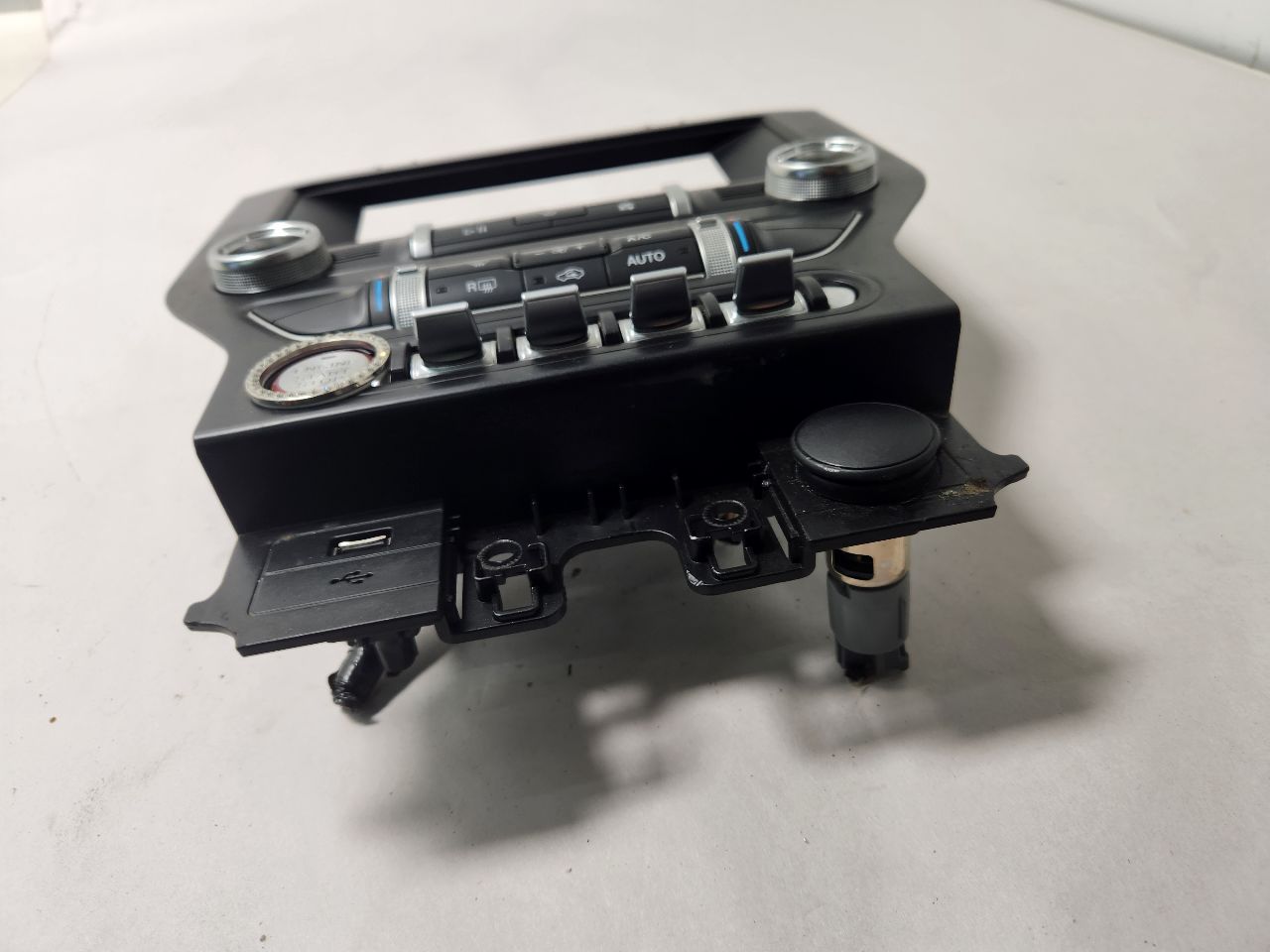 2019 FORD MUSTANG 4cyl Gasoline Turbo 2.3 Radio Audio - 410306 — photo 3