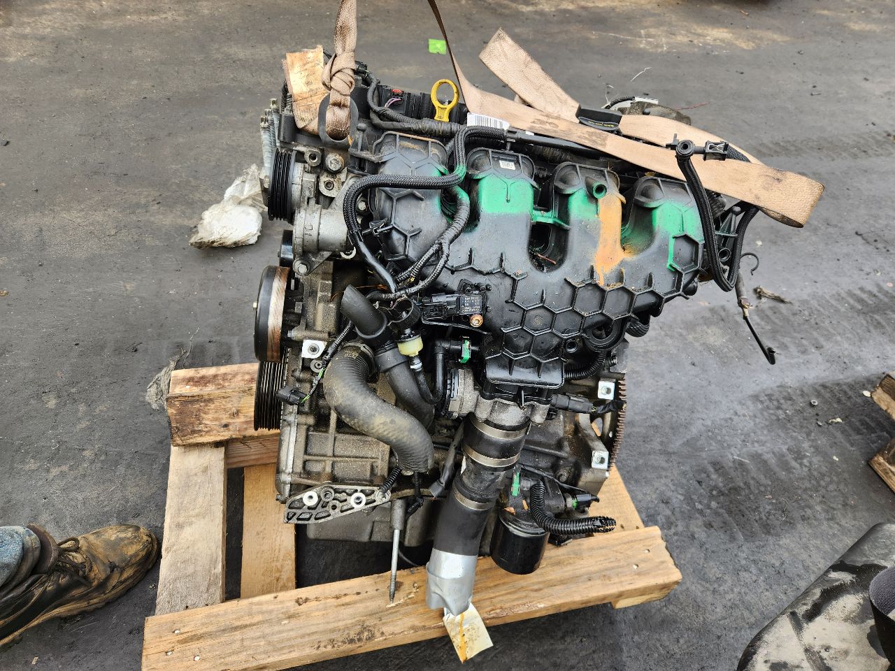 2016 FORD ESCAPE 4cyl 2.0 EcoBoost ENGINE ASSEMBLY - 410524 — photo 4