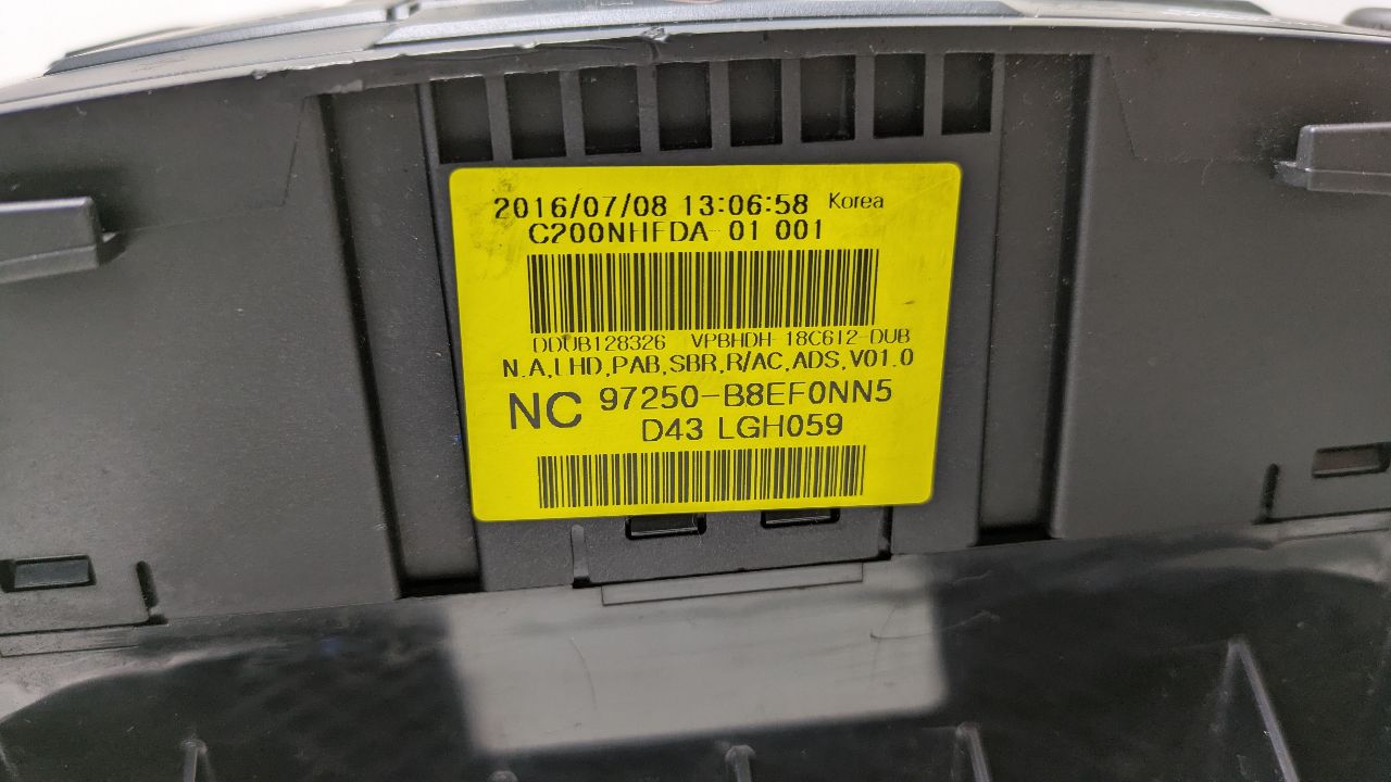 2017 HYUNDAI SANTA FE 6cyl Gasoline 3.3 TEMP CONTROL - 410663 — photo 4