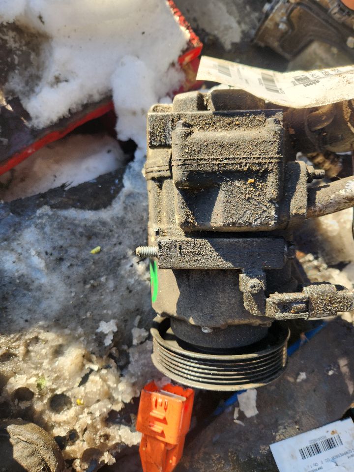 2017 HYUNDAI SANTA FE 6cyl Gasoline 3.3 AC COMPRESSOR - 410672 — photo 2