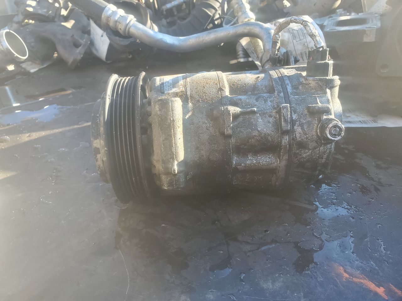 2014 DODGE DART 4cyl Gasoline 2.4 AC COMPRESSOR - 410773 — photo 2