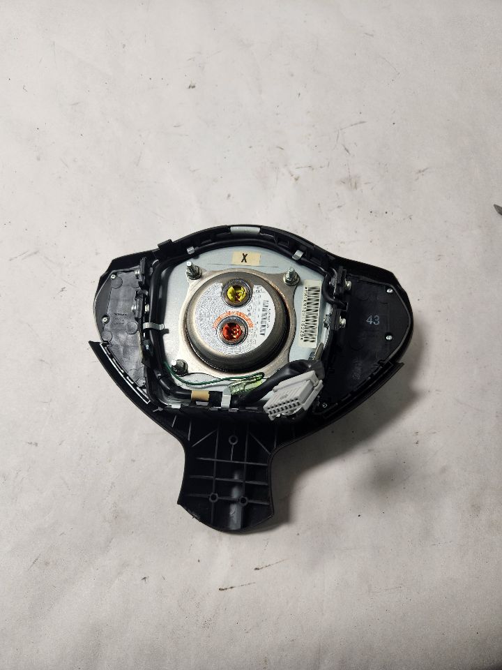 2013 NISSAN JUKE 4cyl Gasoline Turbo 1.6 Left AIR BAG - 411051