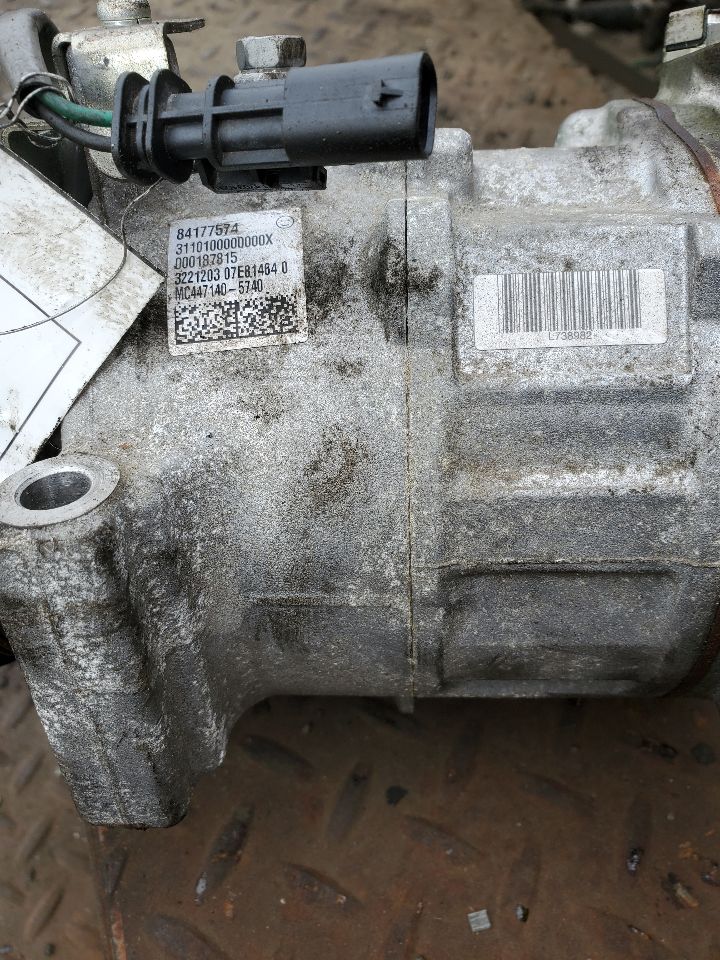 2022 GMC SIERRA 2500 PICKUP 6.6L 8cyl Turbo Diesel AC COMPRESSOR - 411357