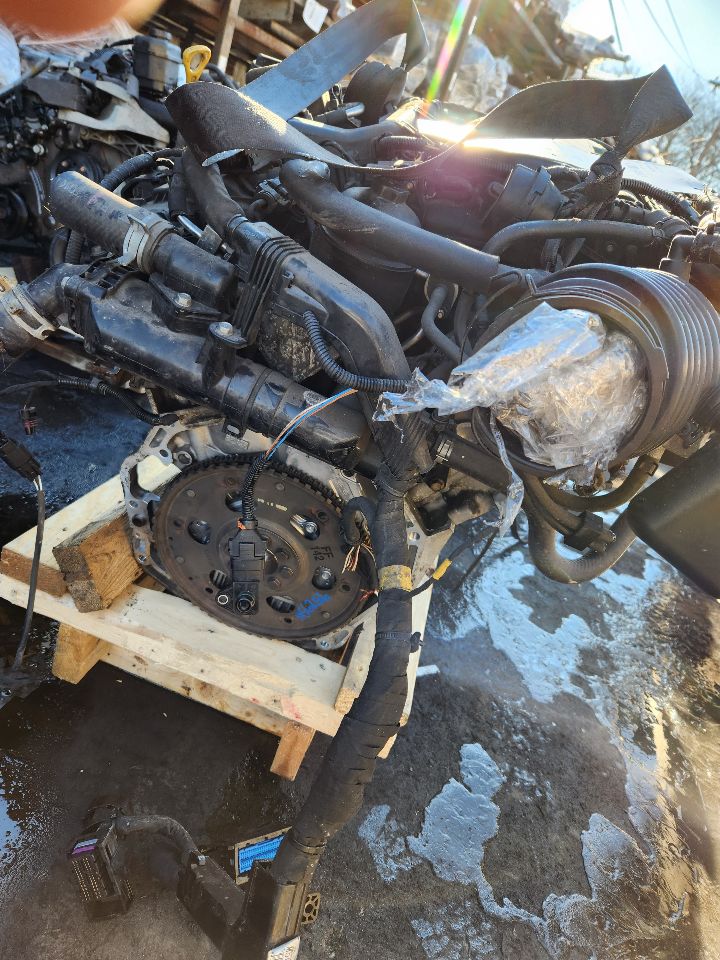 2016 KIA CADENZA 6cyl Gasoline 3.3 ENGINE ASSEMBLY - 411802 — photo 2