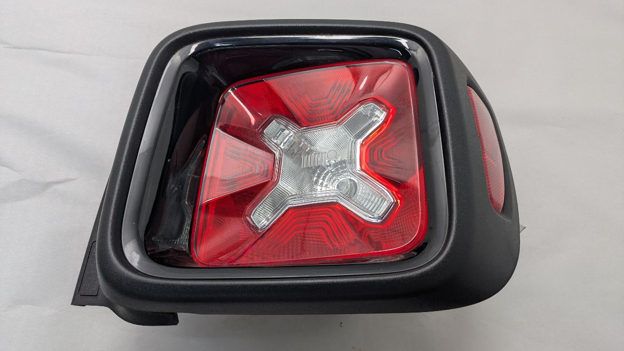 2018 JEEP RENEGADE 2.4L 4cyl Gasoline VVT Right TAIL LAMP - 412740