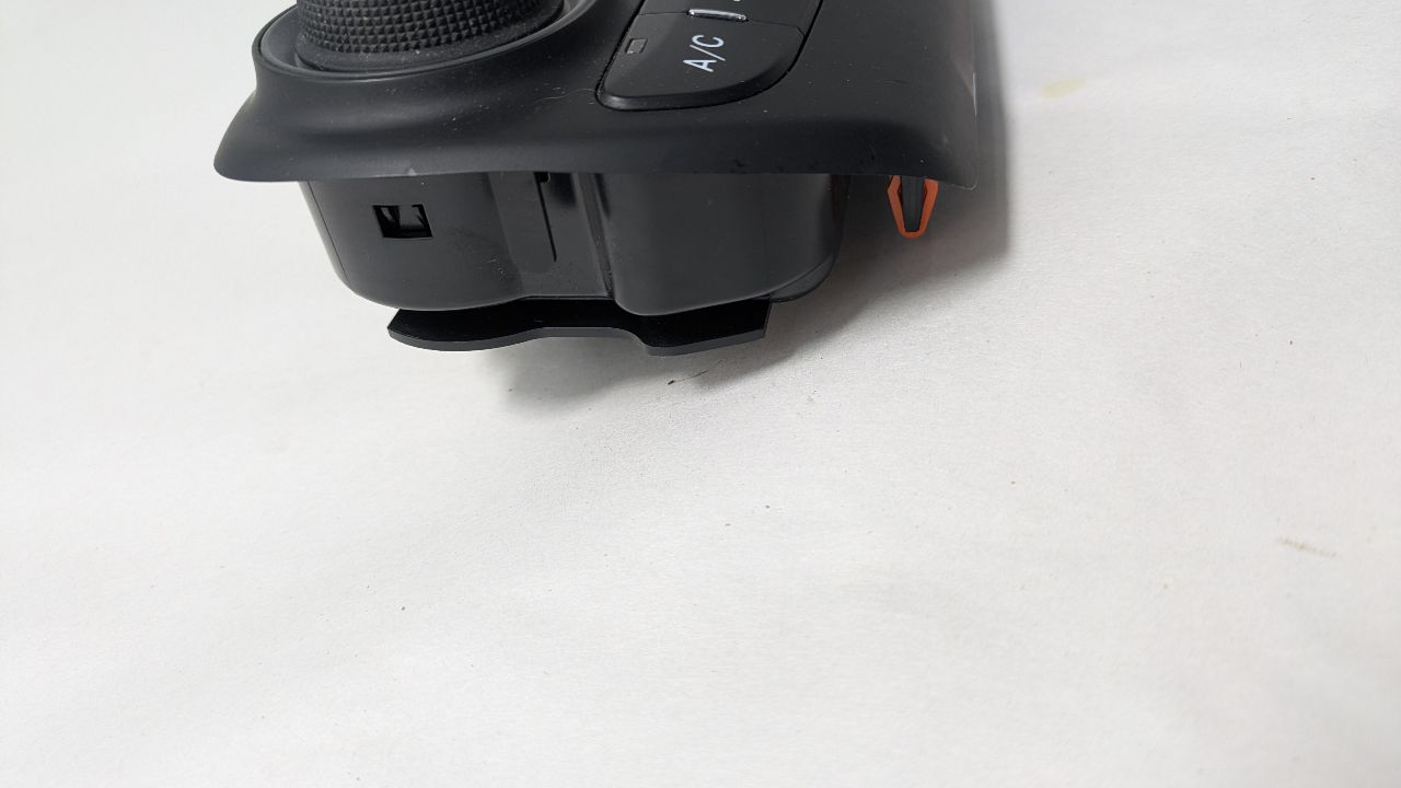 2014 DODGE DART 4cyl Gasoline 2.4 TEMP CONTROL - 413548 — photo 2