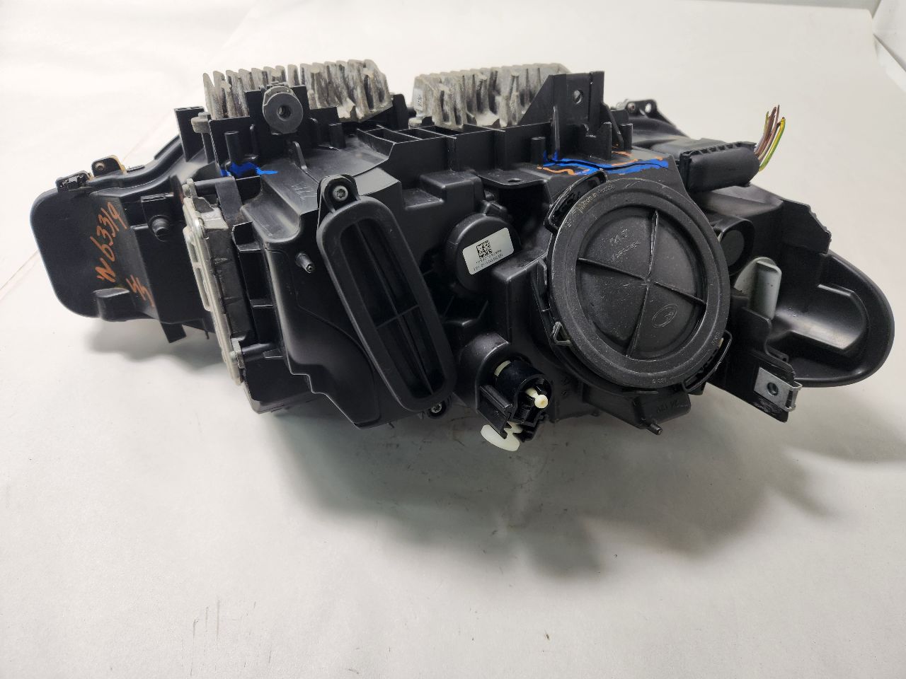 2015 BMW 328i Left HEADLAMP ASSEMBLY - 413564 — photo 5