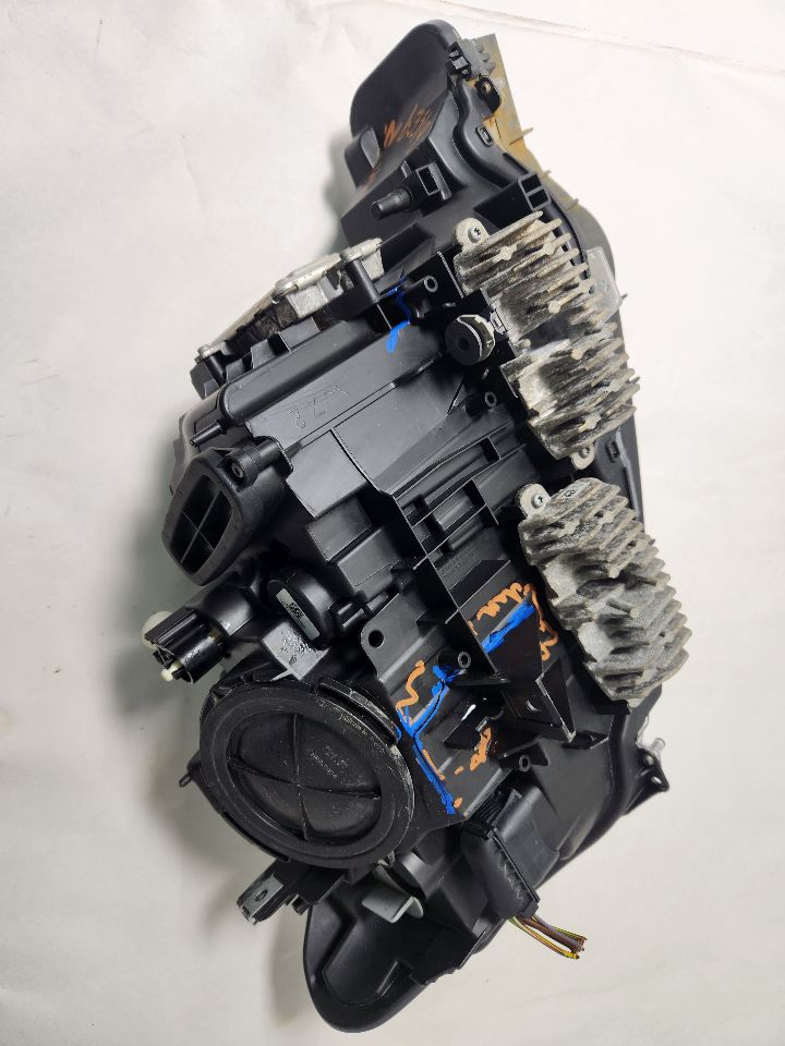 2015 BMW 328i Left HEADLAMP ASSEMBLY - 413564 — photo 7