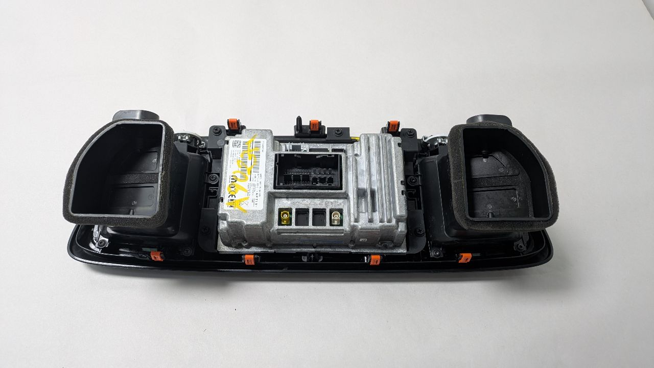 2020 CHRYSLER VOYAGER 3.6L 6cyl VVT Radio Audio - 414083 — photo 4