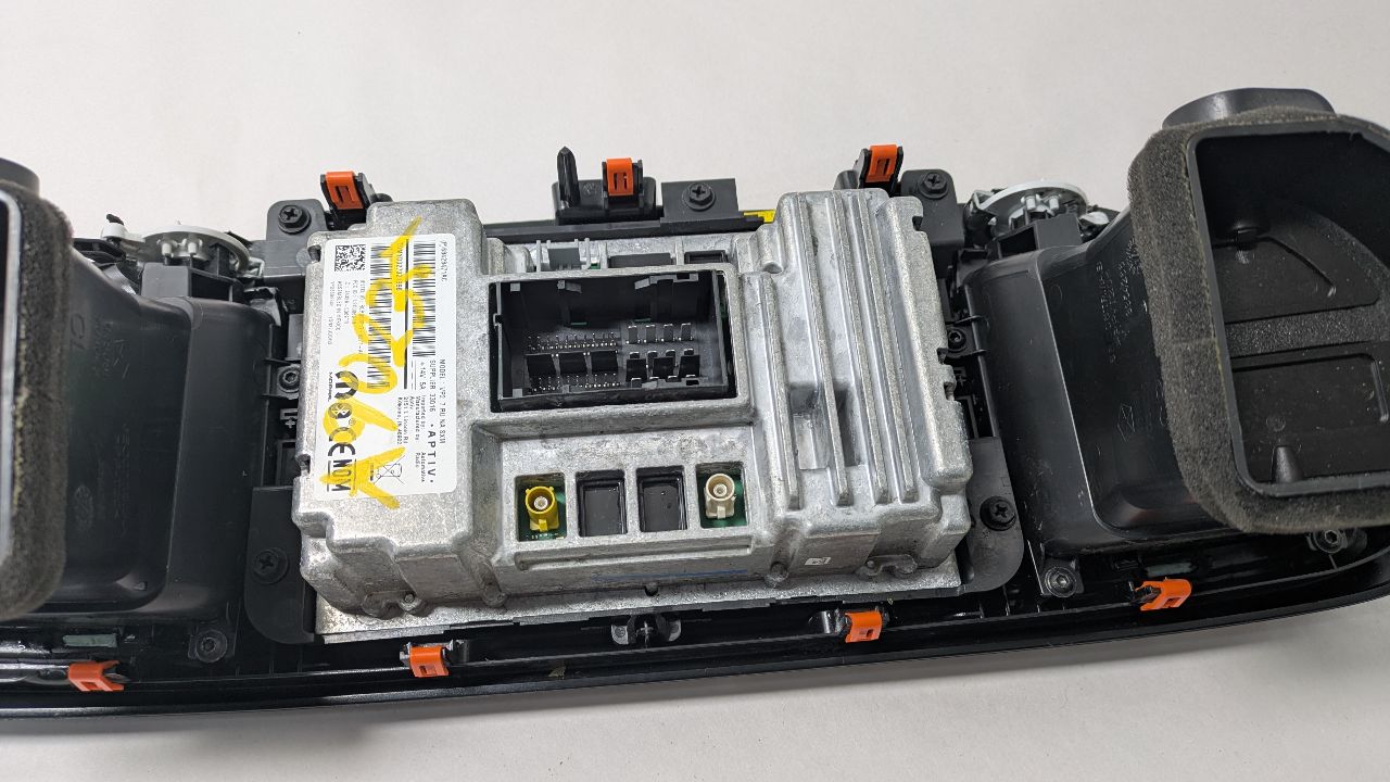 2020 CHRYSLER VOYAGER 3.6L 6cyl VVT Radio Audio - 414083 — photo 6