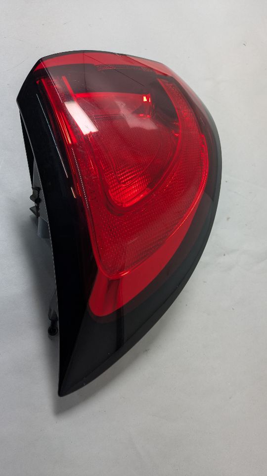 2020 CHRYSLER VOYAGER 3.6L 6cyl VVT Left TAIL LAMP - 414086