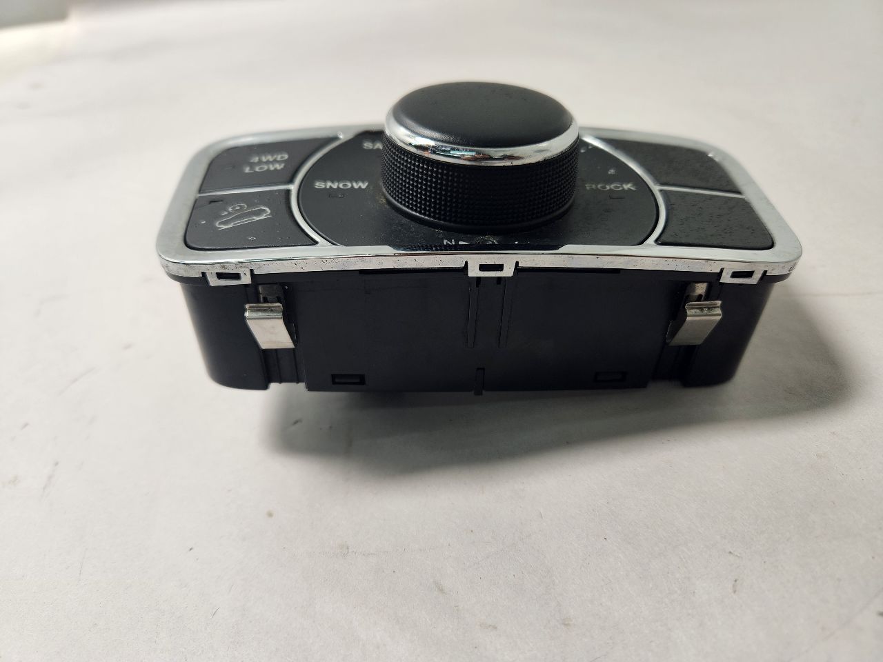 2014 JEEP GRAND CHEROKEE 6 cyl Gas Flex Fuel 3.6 Console, Front - 414624 — photo 2