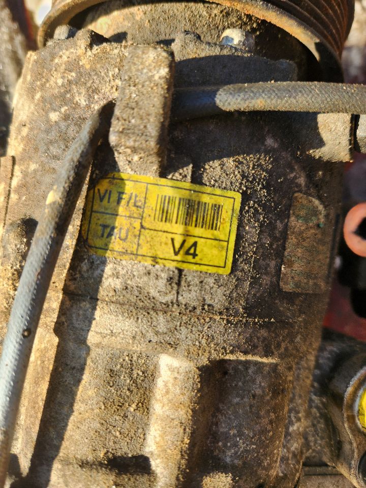 2015 HYUNDAI EQUUS 8cyl Gasoline 5.0 AC COMPRESSOR - 414967 — photo 2