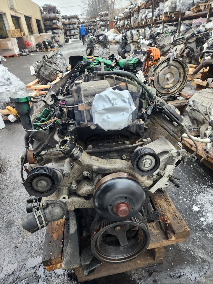 2009 CHEVROLET TAHOE 8cyl hybrid 6.0 liter ENGINE ASSEMBLY - 415884