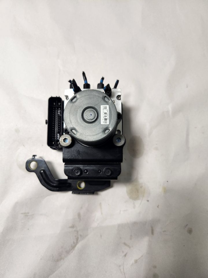 2017 KIA CADENZA 3.3L 6cyl Gasoline VVT Anti-lock Brake Pts - 415972