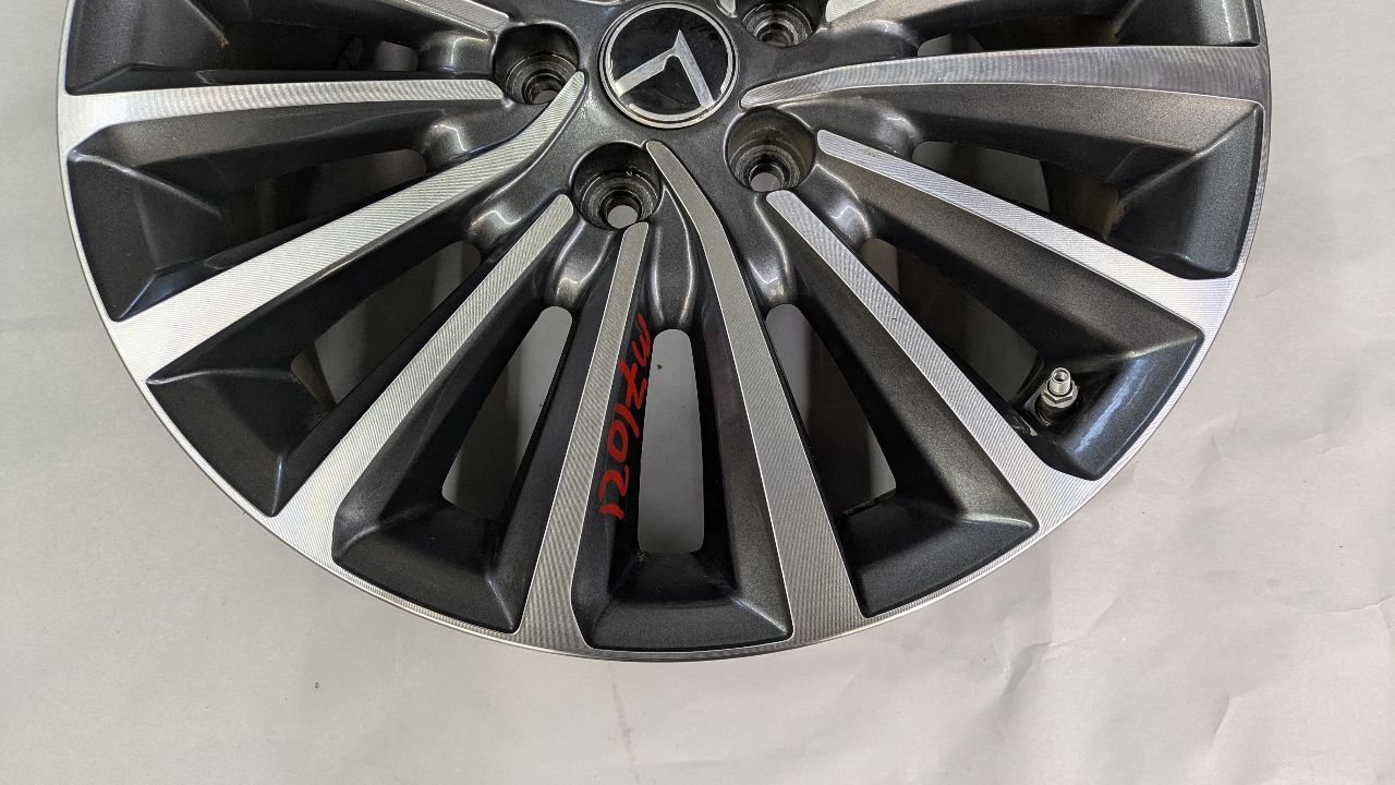 2017 KIA CADENZA 3.3L 6cyl Gasoline VVT WHEEL - 415973 — photo 2