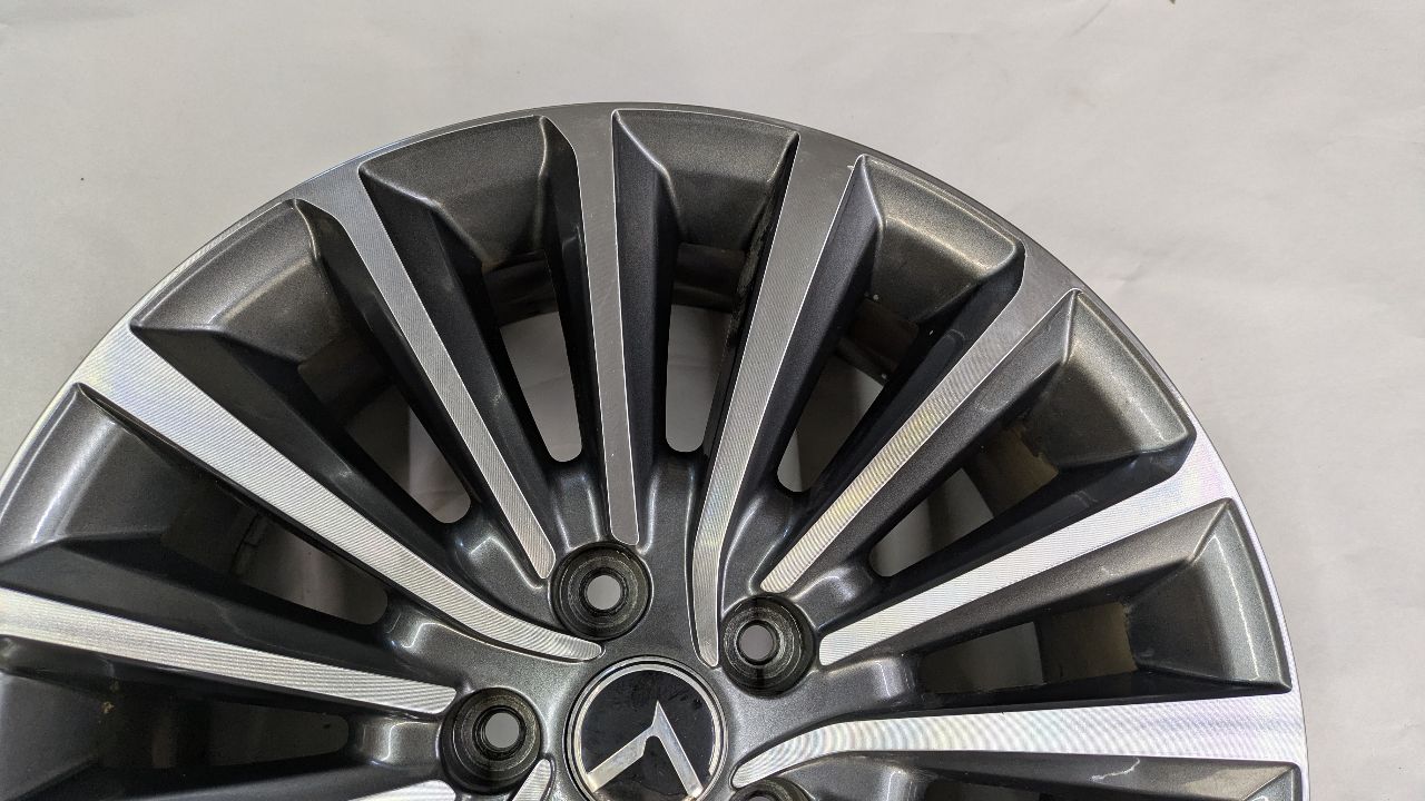 2017 KIA CADENZA 3.3L 6cyl Gasoline VVT WHEEL - 415973 — photo 3