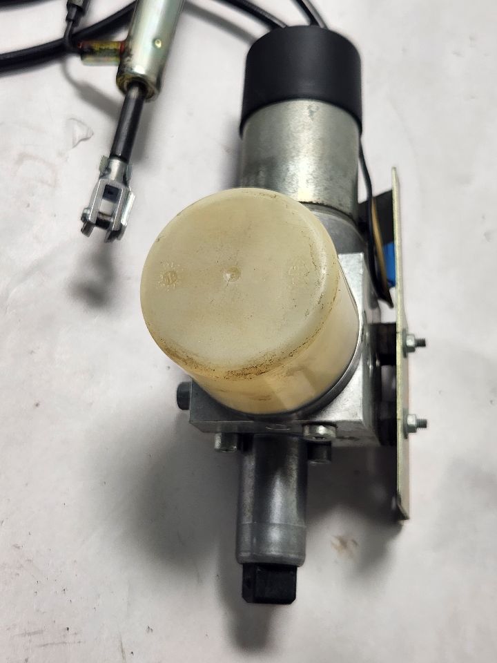 2008 BMW 760i Lid Motor and Pump - 416154 — photo 5