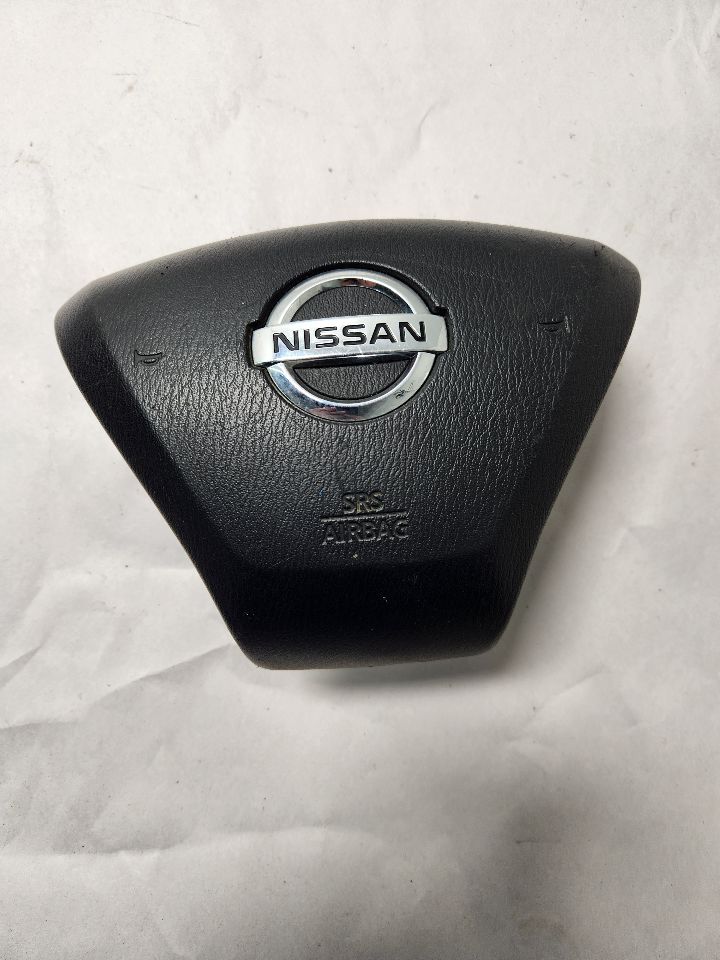 2013 NISSAN PATHFINDER 6cyl Gasoline 3.5 Left AIR BAG - 416466 — photo 1