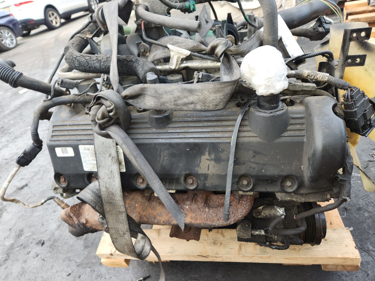 2011 FORD E350 VAN 5.4L 8cyl Gasoline ENGINE ASSEMBLY - 416762 — photo 4