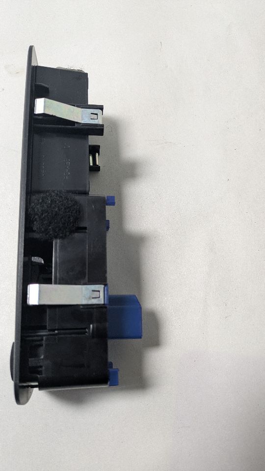 2014 DODGE DART 4cyl Gasoline 2.4 Front Door Switch - 417105 — photo 3
