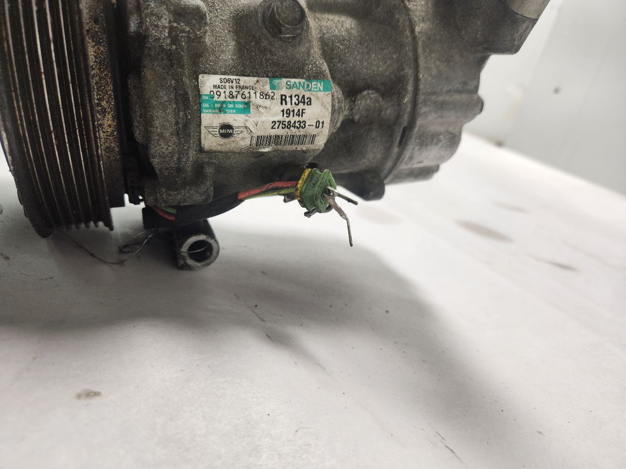 2009 MINI COOPER COOPER 4cyl Gasoline 1.6 AC COMPRESSOR - 417121 — photo 3