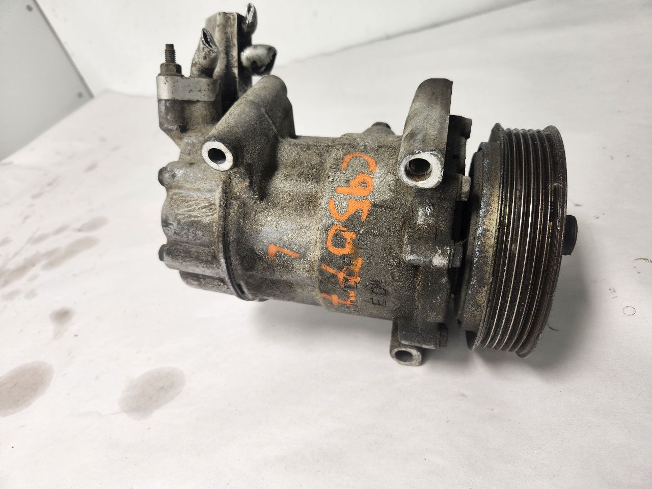 2009 MINI COOPER COOPER 4cyl Gasoline 1.6 AC COMPRESSOR - 417121 — photo 4