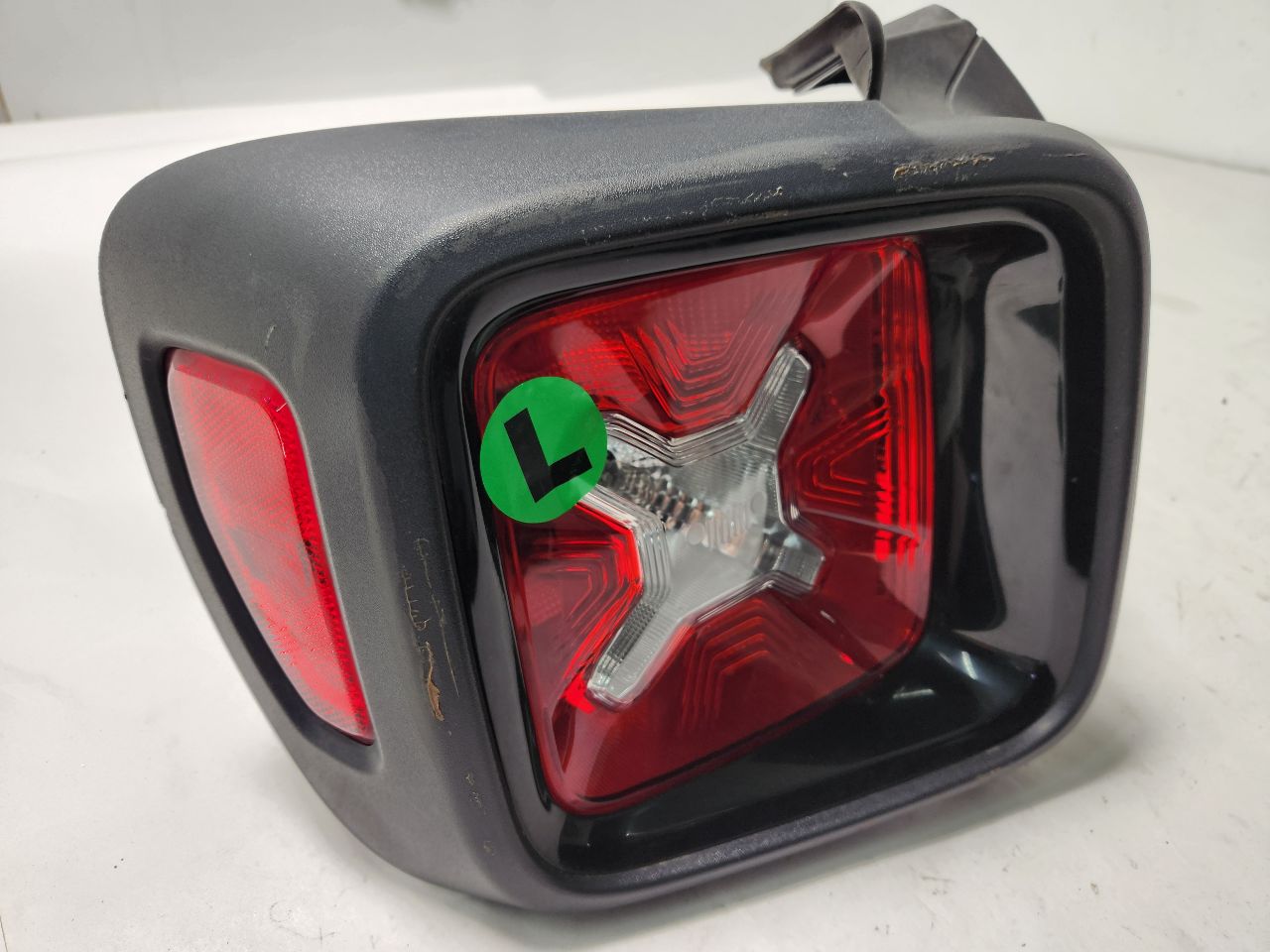 2017 JEEP RENEGADE 2.4L 4cyl Gasoline VVT Left TAIL LAMP - 417207 — photo 2