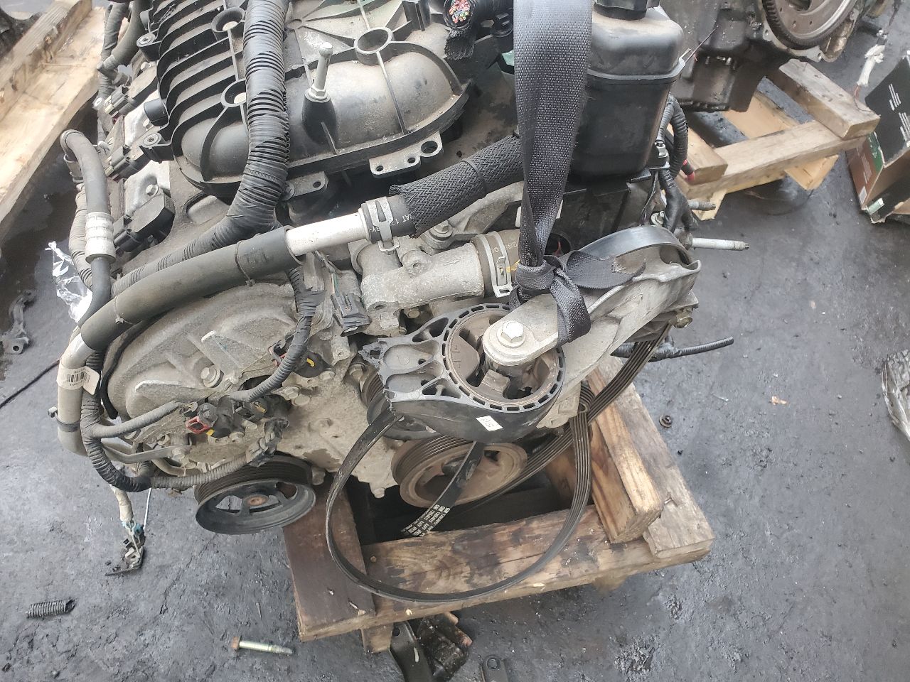 2017 CHEVROLET TRAVERSE 6cyl Gasoline 3.6 ENGINE ASSEMBLY - 417268 — photo 2