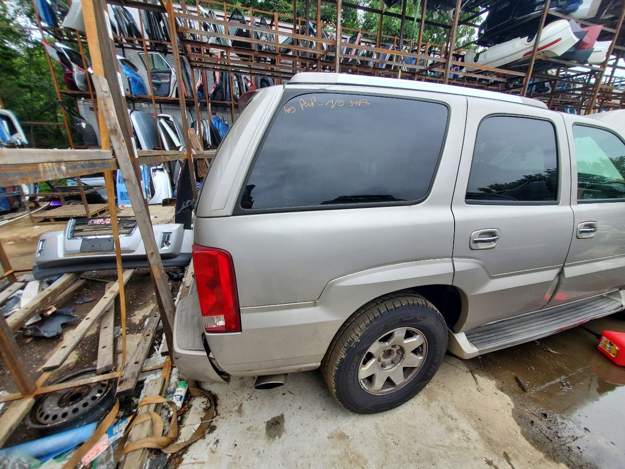 2004 CADILLAC ESCALADE 8cyl Gasoline 6.0 ALTERNATOR - 417430