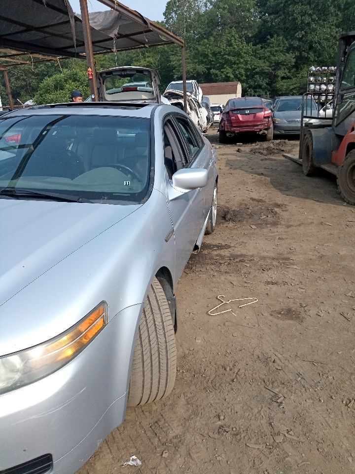 2004 ACURA TL 3.2L 6cyl Gasoline Anti-lock Brake Pts - 417557 — photo 2