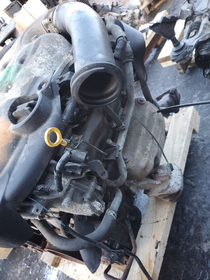 2005 NISSAN 350Z 6cyl Gasoline 3.5 ENGINE ASSEMBLY - 417989 — photo 4