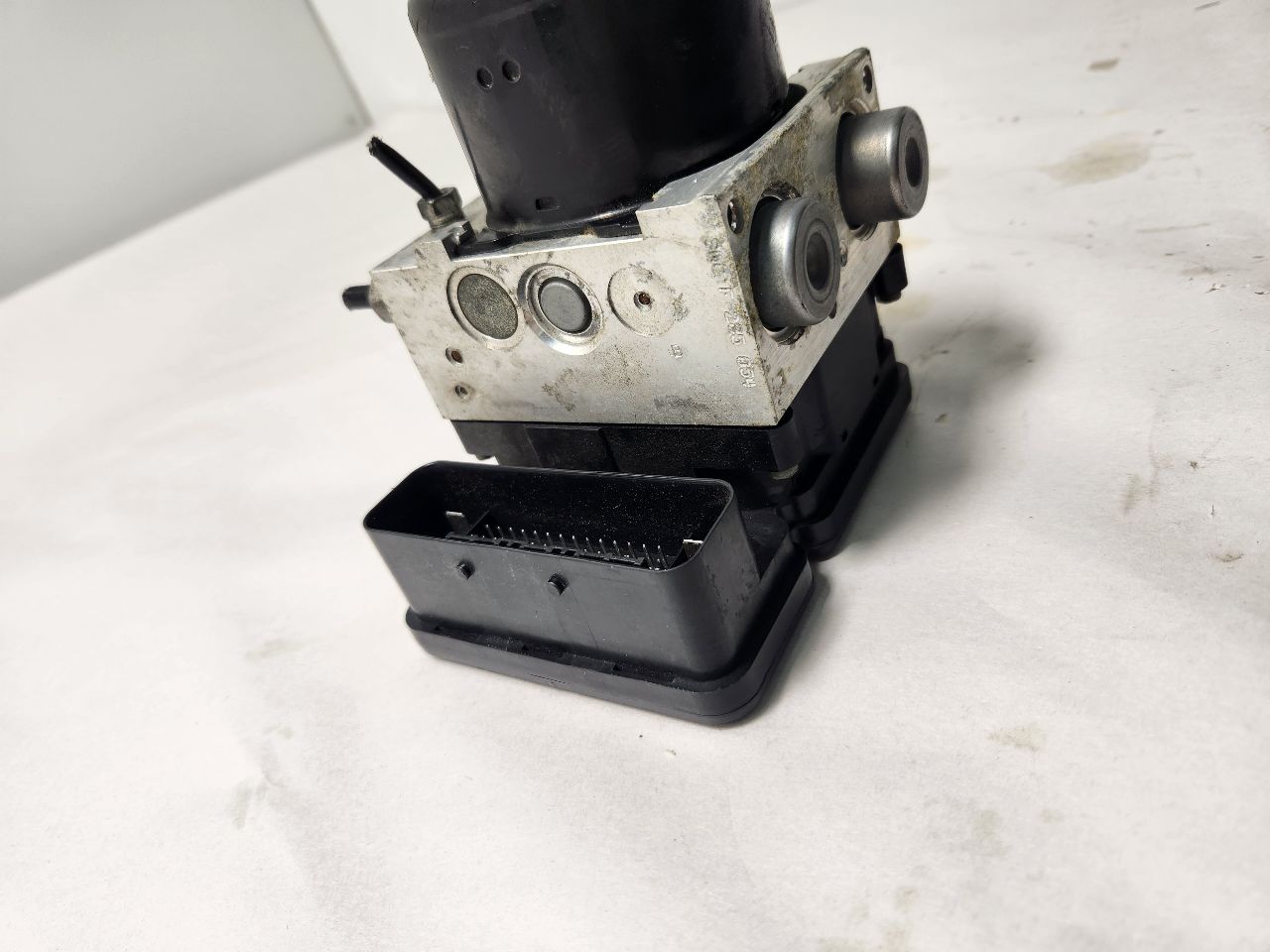 2010 GMC CANYON 5cyl gasoline 3.7 Anti-lock Brake Pts - 418050 — photo 3
