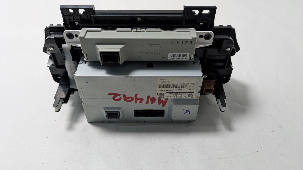 2013 ACURA ILX 1.5L 4cyl Hybrid VVT Radio Audio - 418196 — photo 3
