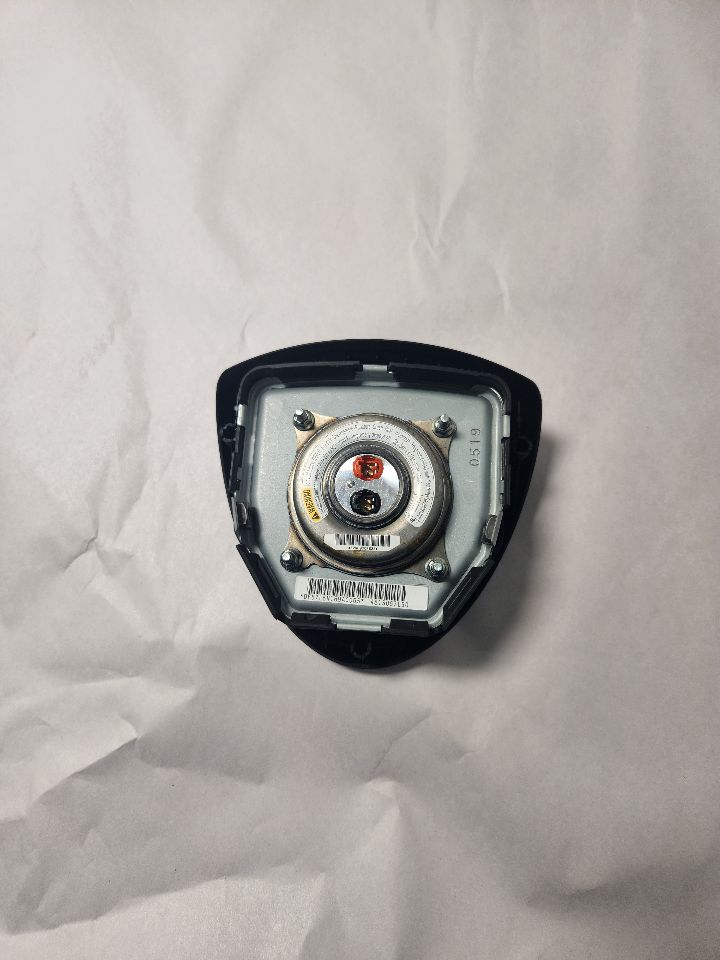 2011 SUZUKI KIZASHI 4cyl Gasoline 2.4 Left AIR BAG - 418699 — photo 4