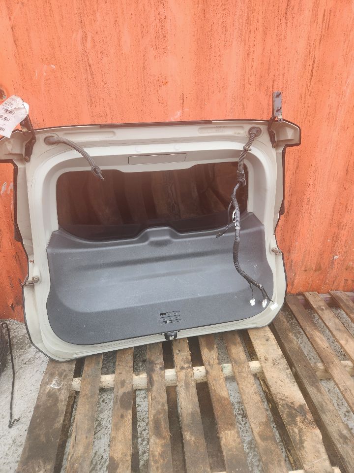 2018 NISSAN ROGUE 2.5L 4cyl Gasoline VVT Decklid  Tailgate - 419946 — photo 2