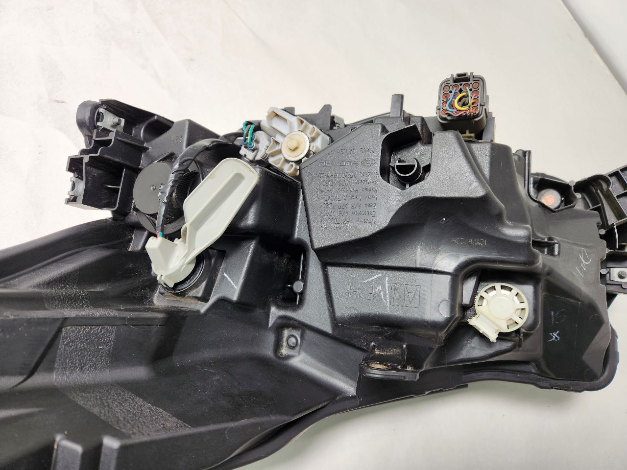 2020 SUBARU LEGACY Right HEADLAMP ASSEMBLY - 422185 — photo 5