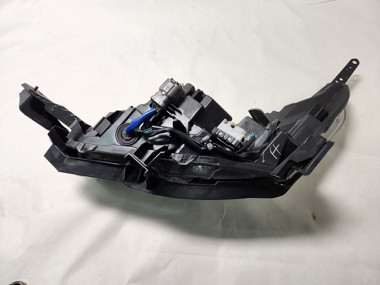 2020 SUBARU LEGACY Right HEADLAMP ASSEMBLY - 422185 — photo 8