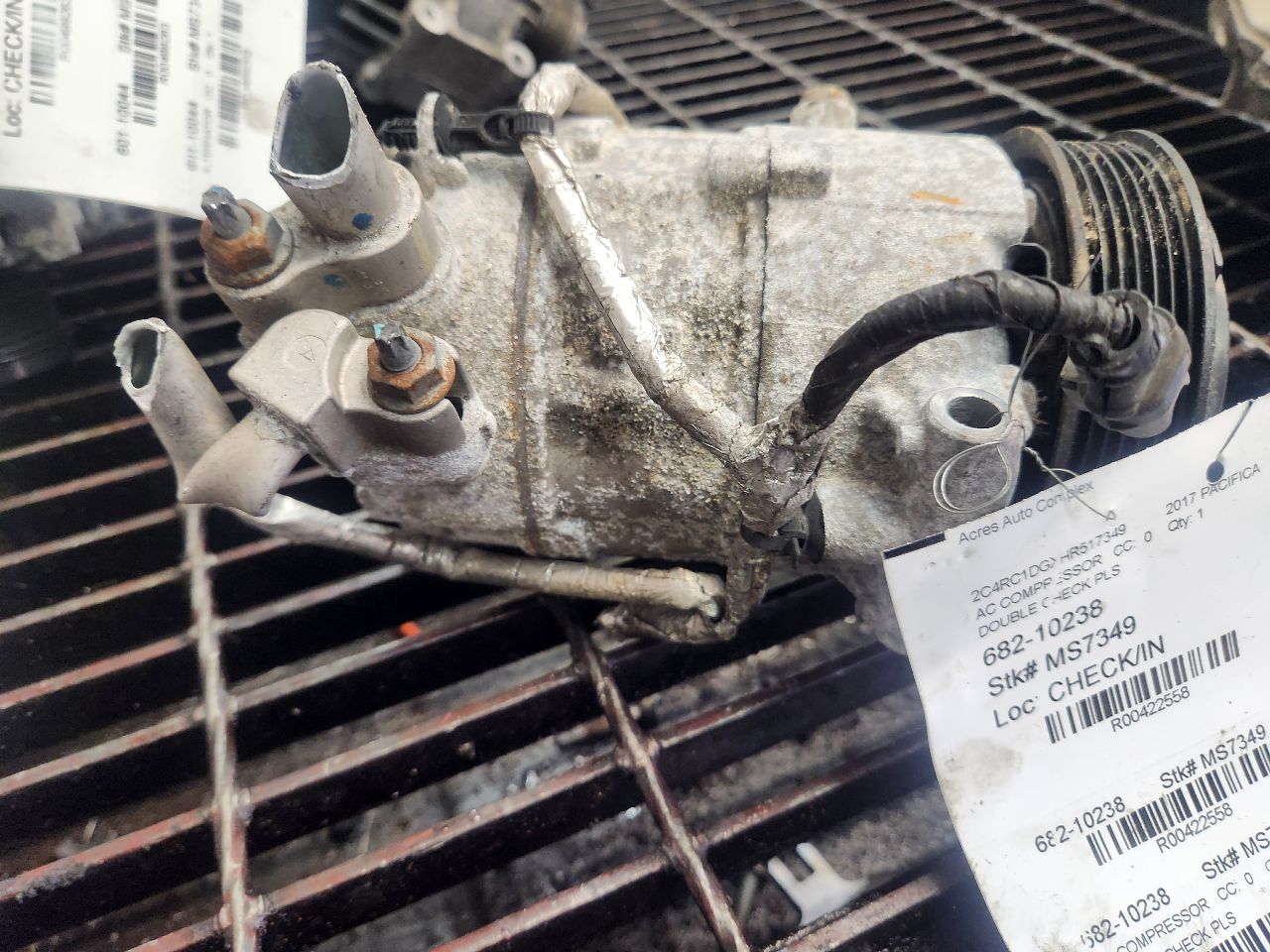 2017 CHRYSLER PACIFICA 6cyl Gasoline 3.6 AC COMPRESSOR - 422558 — photo 2