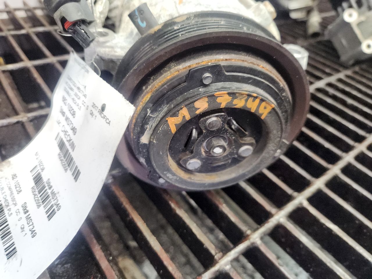 2017 CHRYSLER PACIFICA 6cyl Gasoline 3.6 AC COMPRESSOR - 422558 — photo 3