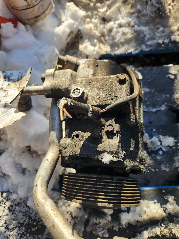2011 BMW X3 6cyl Gasoline 3.0 Dohc AC COMPRESSOR - 423434 — photo 3