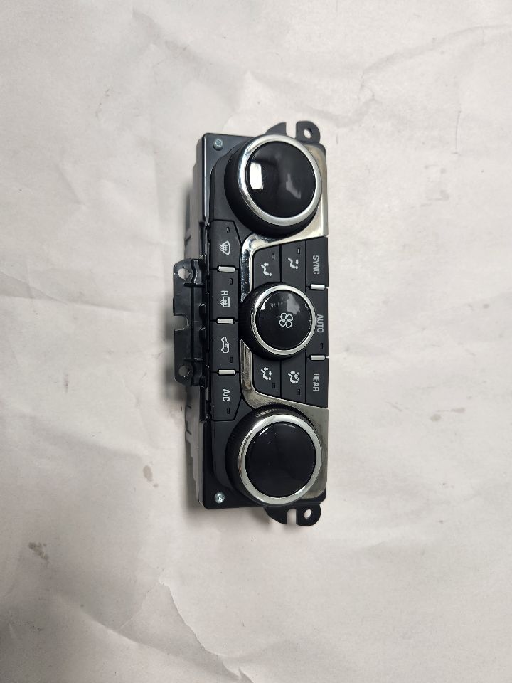2015 BUICK ENCLAVE 6cyl Gasoline 3.6 TEMP CONTROL - 424451